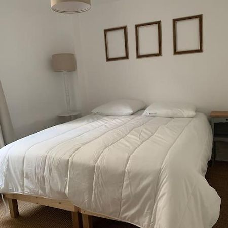 Guîtres Gite La Petite Maison מראה חיצוני תמונה