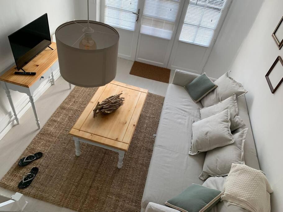Guîtres Gite La Petite Maison מראה חיצוני תמונה