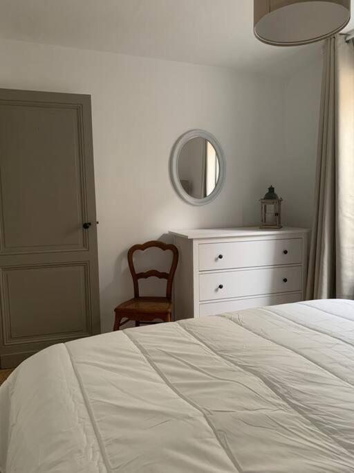 Guîtres Gite La Petite Maison מראה חיצוני תמונה